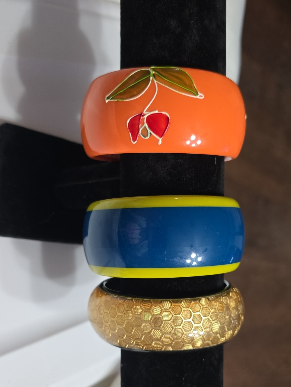Lot Of 3 Vintage Plastic Lucite Bangle Bracelets Orange Blue/Green & Gold